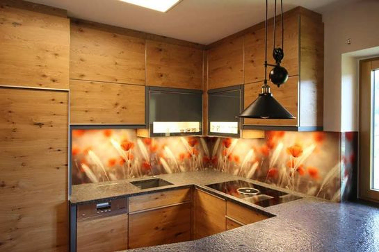 Bedruckte Küchenrückwand aus Glas im Murtal